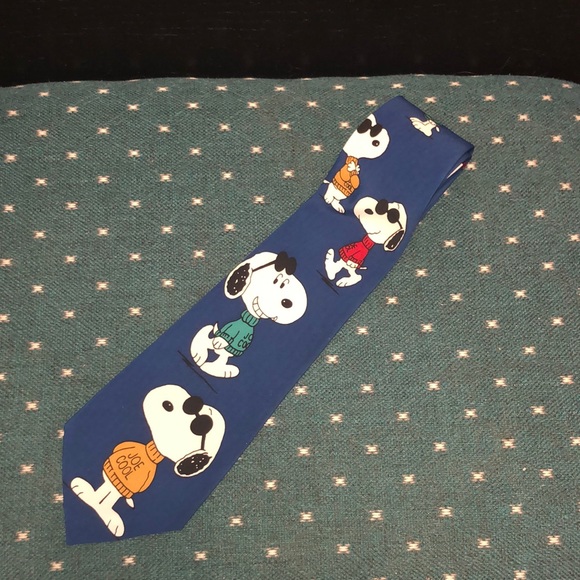 VINTAGE✨ Snoopy Themed Tie! - Picture 1 of 4